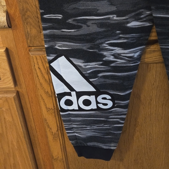 Adidas Black and Gray Sweatpants Camouflage Pattern XL Reg Fit Unisex (W 18/20) - Picture 3 of 13